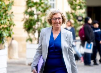 Contreparties aux aides sociales : un débat en pleine crise