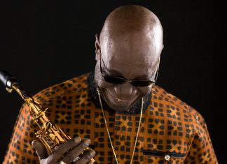 Manu Dibango fête ses 60 ans… de scène