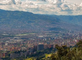 Medellín : ville aux multiples visages devenue pionnière de l’urbanisme social