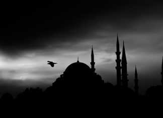 Pourquoi la rhétorique du Gouvernement sur l’islam peine à masquer ses compromissions ?