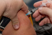 Le vaccin selon les médias : du pain béni pour les antivax