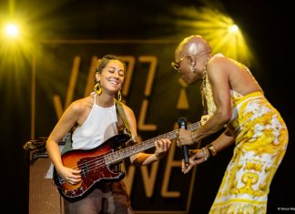 Jazz à Vienne : Monty Alexander et Dee Dee Bridgewater en majesté au Théâtre Antique Dee Dee Brisdgewater a retourné Jazz à Vienne ce mardi 1er juillet 2025.