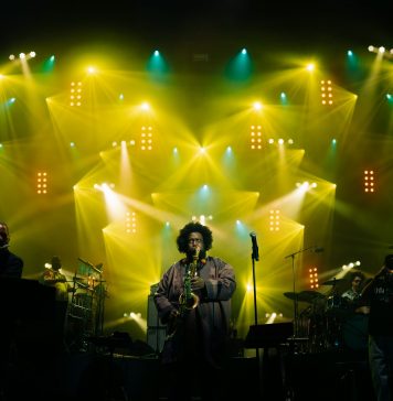 Kamasi Washington, Meshell Ndegeocello, Donny McCaslin & Ishkero : une nuit de jazz électrique à Jazz à Vienne Kamasi Washington a épaté le Théâtre Antique le vendredi 4 juillet 2025 pour Jazz à Vienne. (© PierreGouineau)