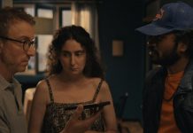 « Veuillez patienter », quand l’attente devient absurde – Festival du court métrage 2026 "Veuillez patienter"