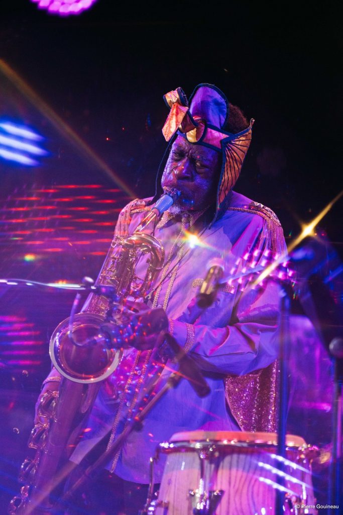 Le Sun Ra Arkestra a déployé son afro-futurisme cosmique sur la scène du Théâtre Antique, le 29 juin 2026.
